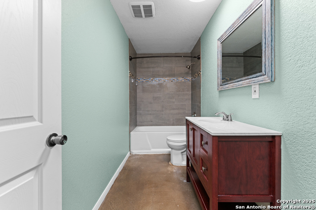 Listing photo id 15 for 451 San Joaquin N