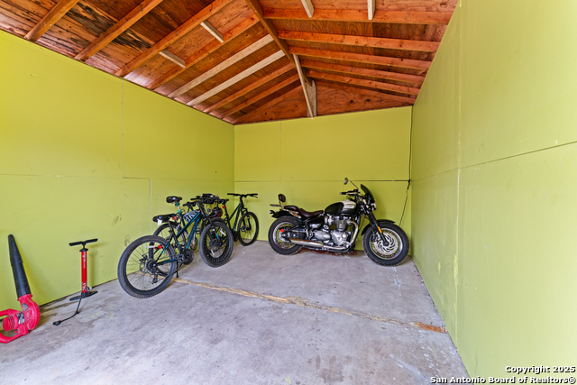 Listing photo id 19 for 451 San Joaquin N