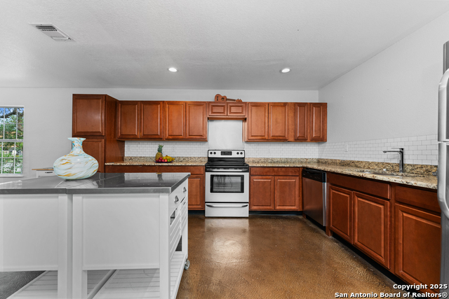 Listing photo id 1 for 451 San Joaquin N