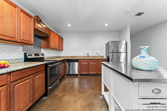 Listing photo id 2 for 451 San Joaquin N