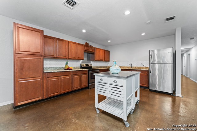 Listing photo id 3 for 451 San Joaquin N