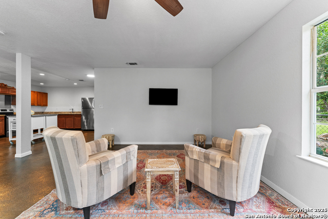 Listing photo id 7 for 451 San Joaquin N