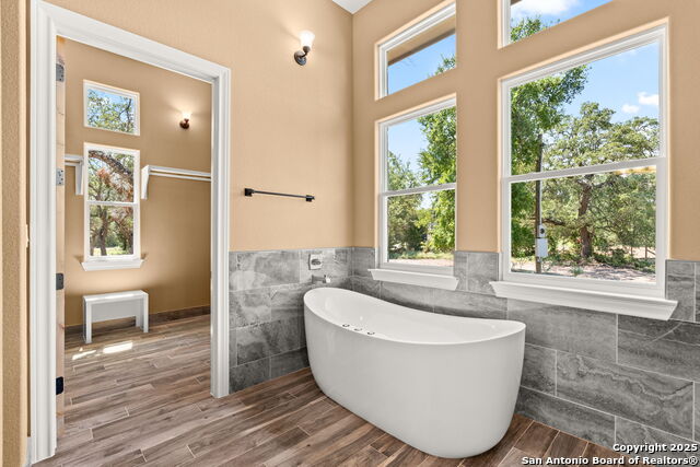 Image 18 of 36 For 1424 Cattail Dr