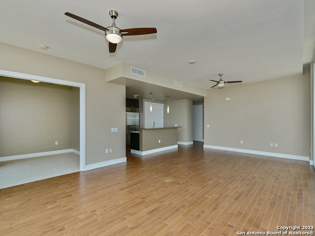 Image 8 of 45 For 610 Market St E 3118