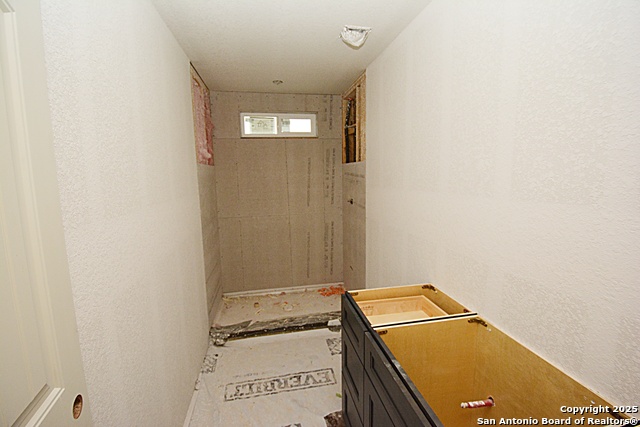 Image 6 of 9 For 3316 Contour Dr.