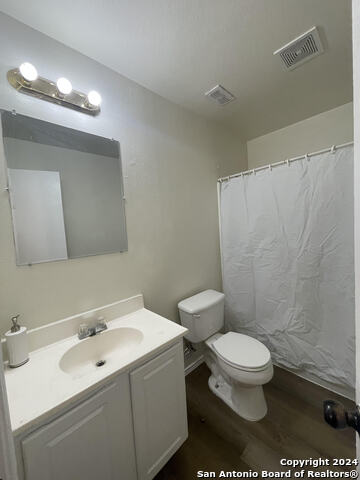 Listing photo id 8 for 4967 Fortuna