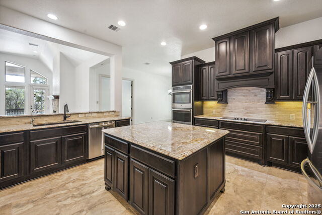Image 4 of 31 For 915 Wilderness Oaks