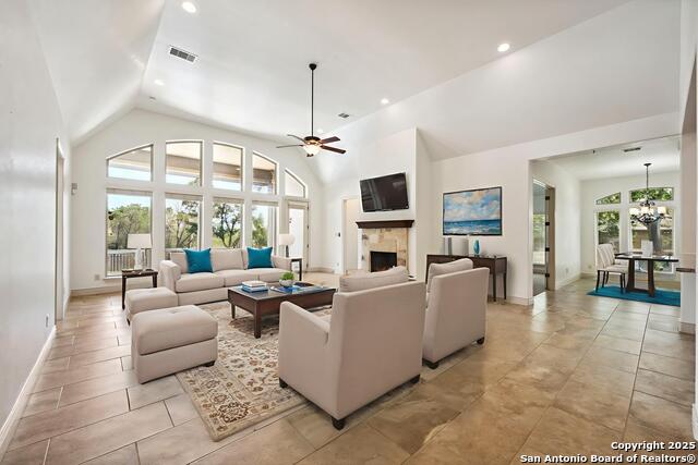 Image 7 of 31 For 915 Wilderness Oaks