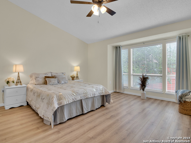 Image 14 of 30 For 3803 Barrington  3e