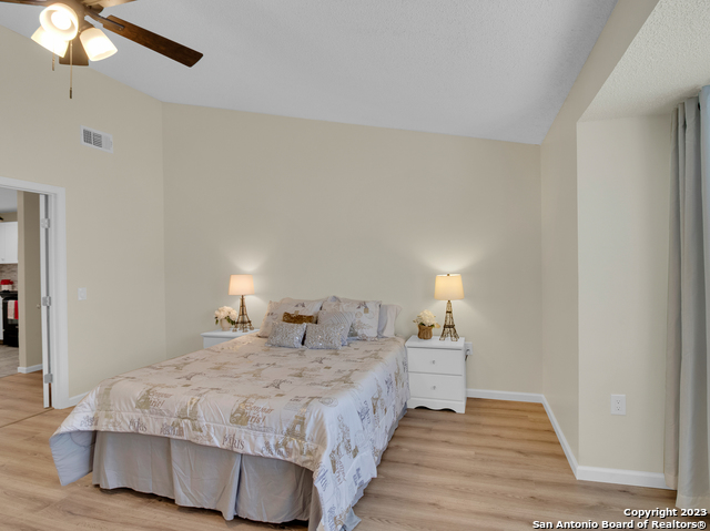 Image 15 of 30 For 3803 Barrington  3e
