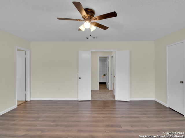 Image 17 of 30 For 3803 Barrington  3e