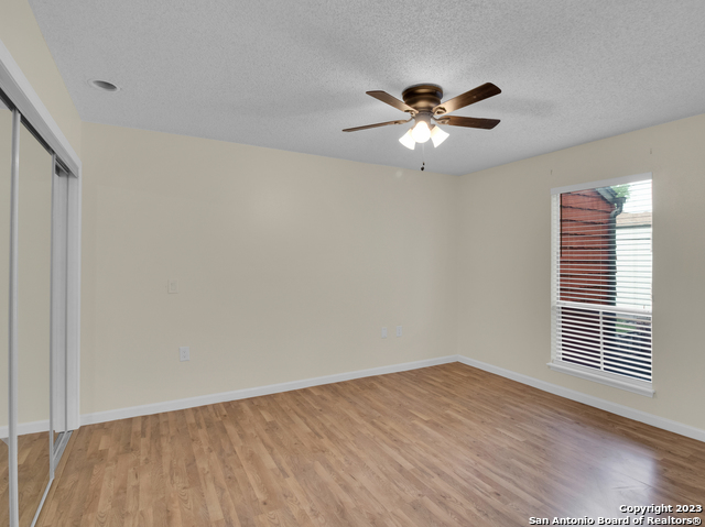 Image 21 of 30 For 3803 Barrington  3e