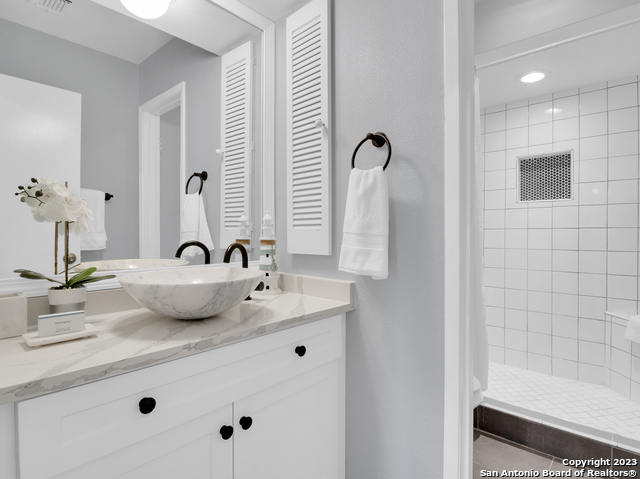 Image 24 of 30 For 3803 Barrington  3e