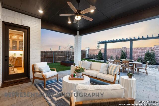 Listing photo id 36 for 169 Olmos