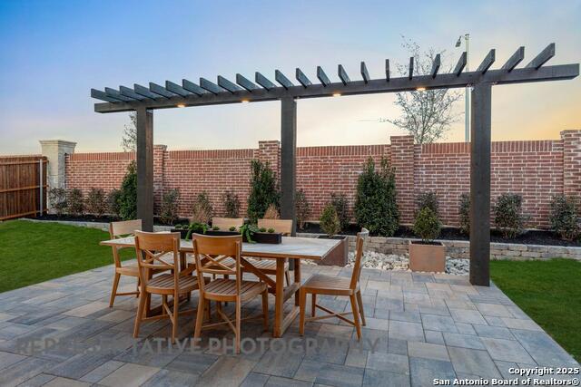 Listing photo id 38 for 169 Olmos