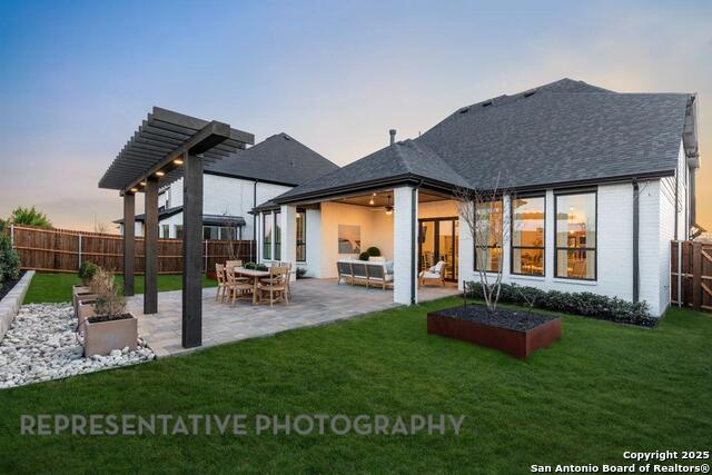 Listing photo id 39 for 169 Olmos