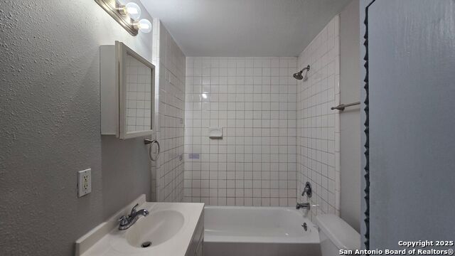 Image 18 of 19 For 317 Castillo  D