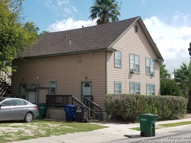 Image 2 of 19 For 317 Castillo  D