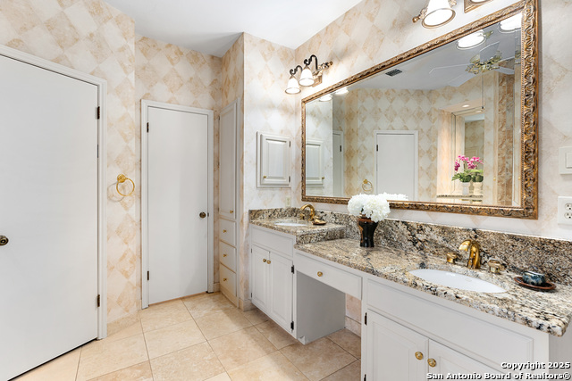 Listing photo id 23 for 9607 Autumn Sound