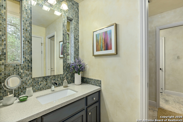 Listing photo id 33 for 9607 Autumn Sound