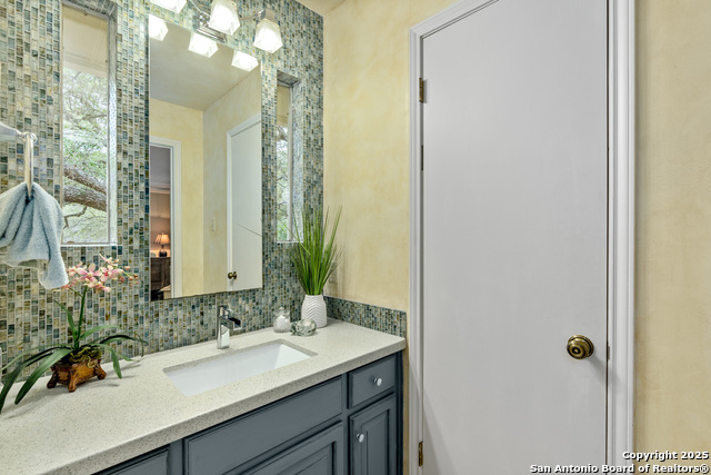 Listing photo id 36 for 9607 Autumn Sound