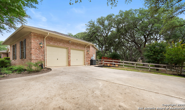 Listing photo id 42 for 9607 Autumn Sound