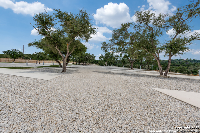 Listing photo id 12 for 9089 Fm 2673