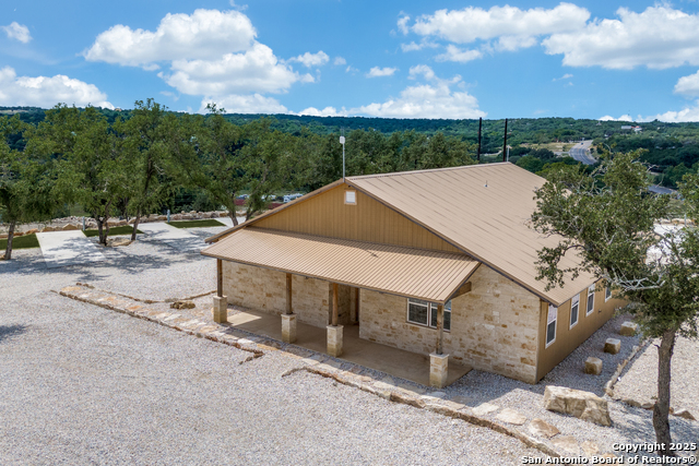 Listing photo id 16 for 9089 Fm 2673