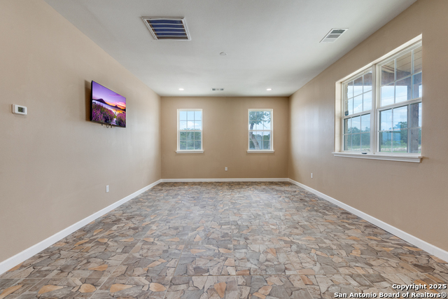 Listing photo id 4 for 9089 Fm 2673