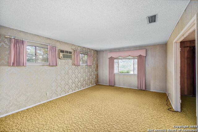 Listing photo id 9 for 20810 Bluehill Pass