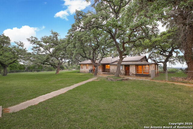 Listing photo id 0 for 20810 Bluehill Pass
