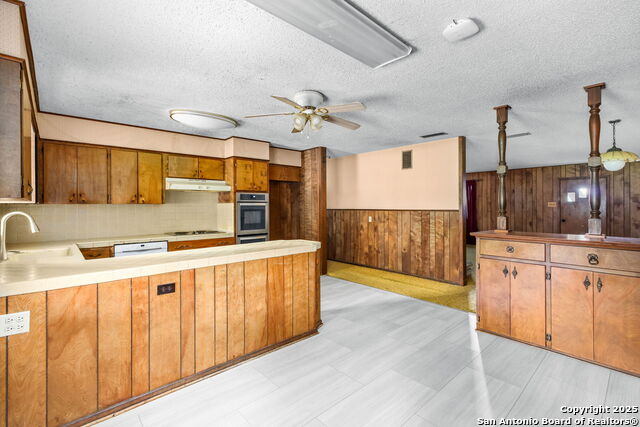 Listing photo id 6 for 20810 Bluehill Pass