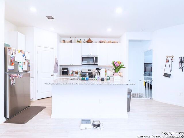Listing photo id 2 for 6728 Arid Way