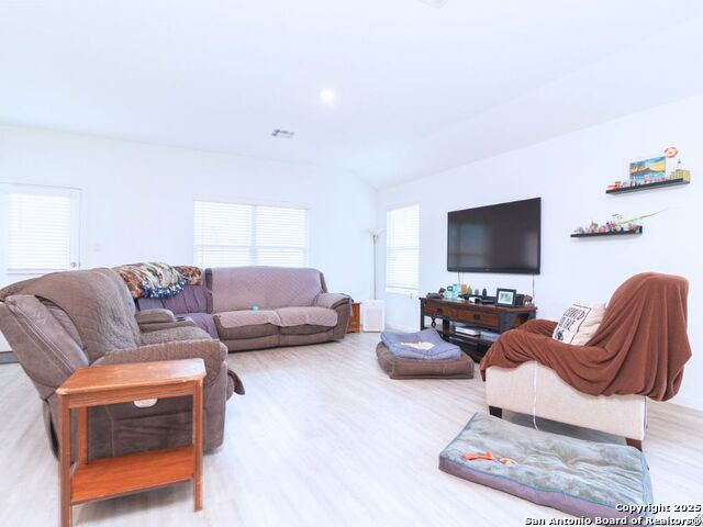 Listing photo id 6 for 6728 Arid Way