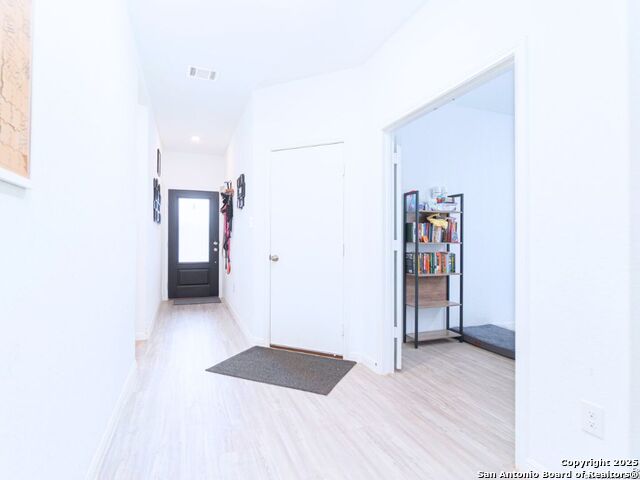Listing photo id 7 for 6728 Arid Way