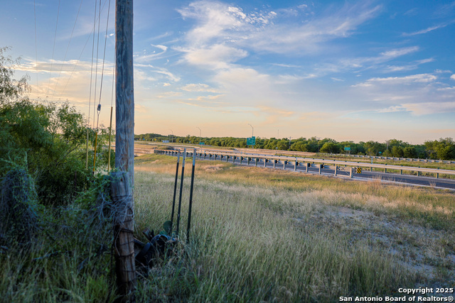 Listing photo id 32 for 6266 Highway 281