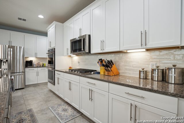 Listing photo id 13 for 12829 Sandy White