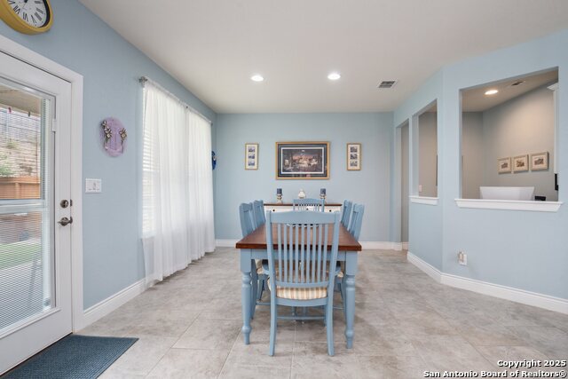 Listing photo id 15 for 12829 Sandy White