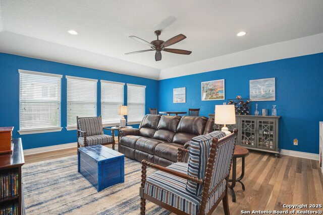 Listing photo id 31 for 12829 Sandy White