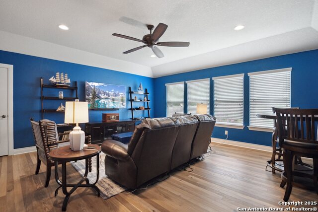Listing photo id 33 for 12829 Sandy White