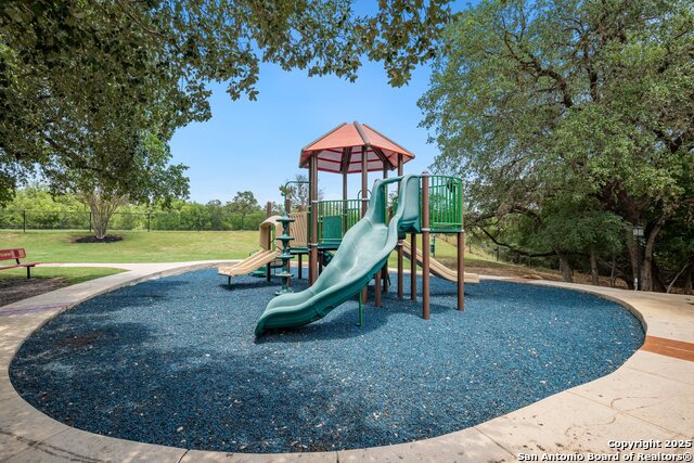 Listing photo id 50 for 12829 Sandy White