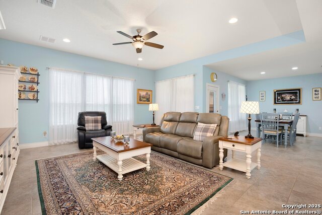 Listing photo id 4 for 12829 Sandy White