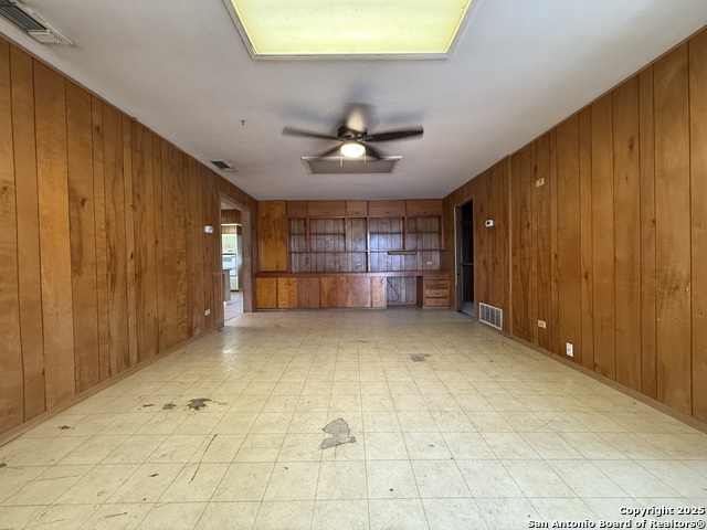 Image 13 of 21 For 16033 Front St N