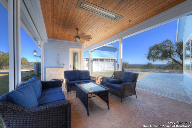Listing photo id 26 for 13944 Fm 32