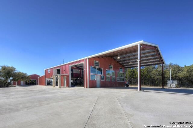 Listing photo id 38 for 13944 Fm 32