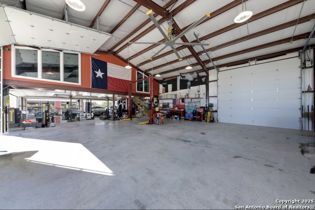 Listing photo id 39 for 13944 Fm 32