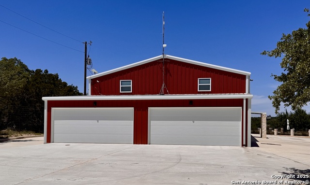 Listing photo id 41 for 13944 Fm 32