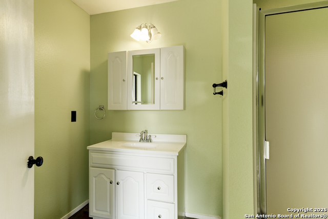Listing photo id 51 for 13944 Fm 32