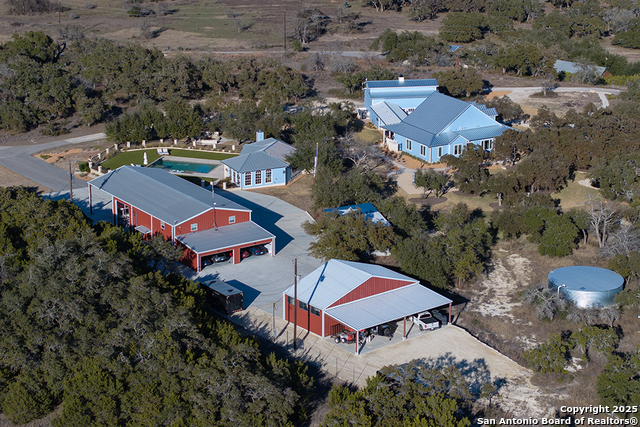 Listing photo id 4 for 13944 Fm 32