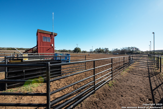Listing photo id 58 for 13944 Fm 32
